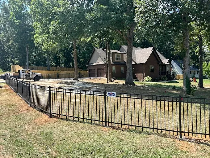 Ornamental aluminum fencing in the Upper Cumberland region